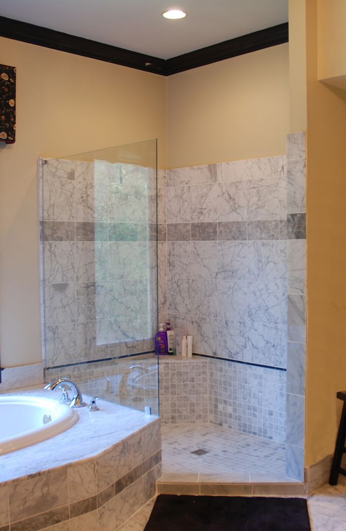 135-Degree Frameless Door